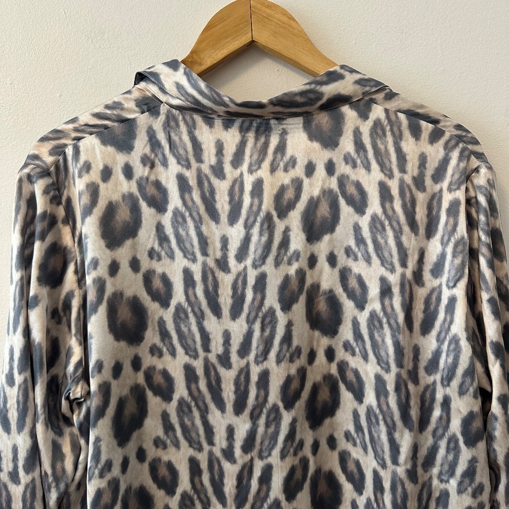NWT Catherine Gee Daria French Cuff Silk Blouse - New Leopard | Size Large - Picture 9 of 11